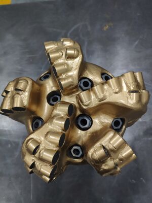 215.9-мм долото PDC с алмазными вставками M516 Matrix Body для бурения нефтяных скважин