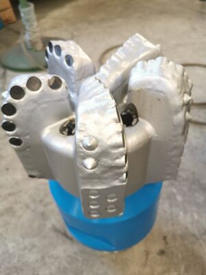 9,5-дюймовые стальные корпуса, 5-лопастные, 16-мм резцы PDC алмазных буровых коронок