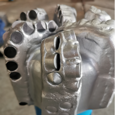 6-5/8 inch Diameter S613 PDC Drill Bit API Reg Drilling Tool